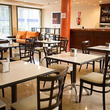 勒夫莱特瓦尔姆酒店 酒店 两姐妹